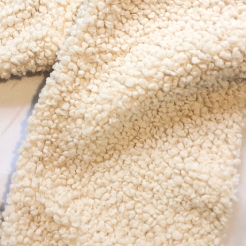 Francesca’s collection cream teddy infinity scarf - Picture 3 of 3
